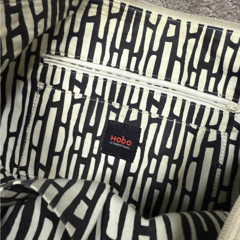 Hobo International white/cream purse